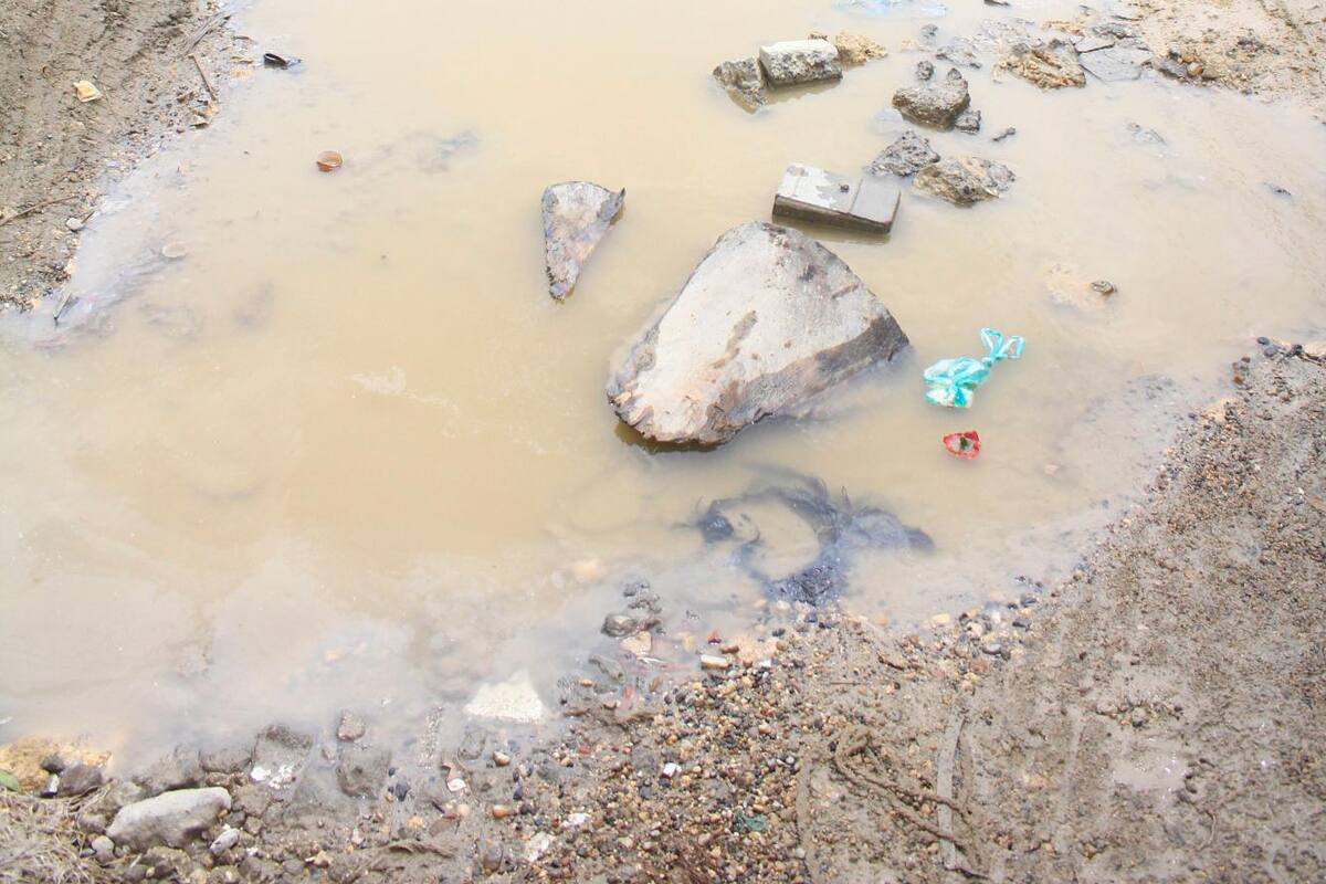 Vía principal de Arroz Barato, urgida de arreglos