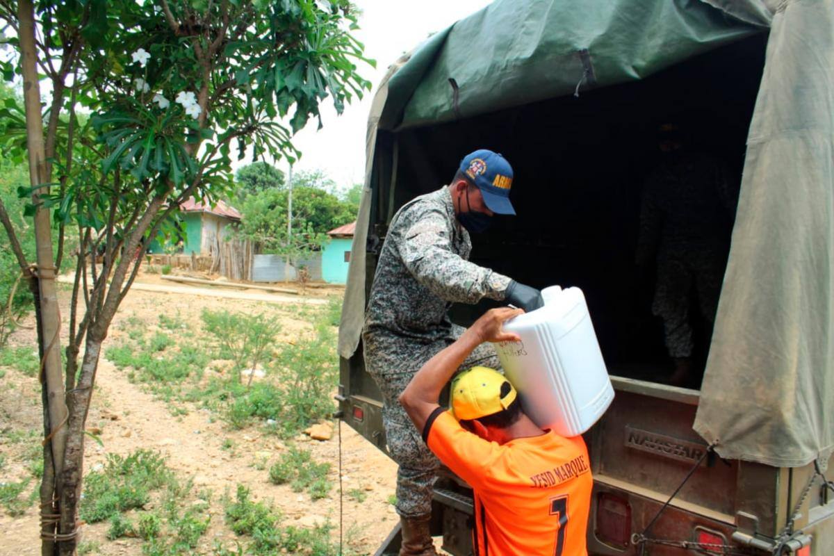 Apicultores de Chengue sacaron su producto gracias a la Armada