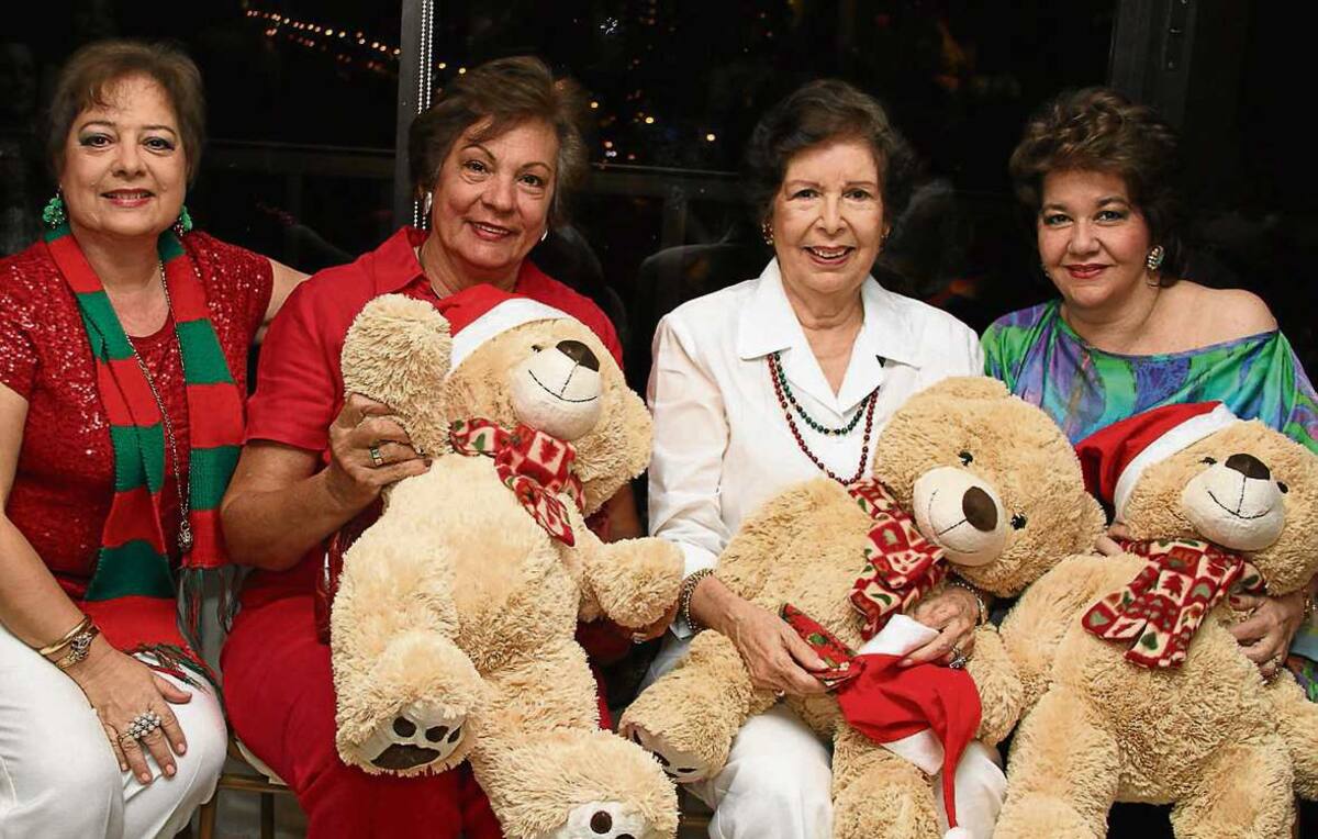 Margarita de Del Castillo, Mayito Trucco, Beatriz de Cavelier y María Dolores Curi.