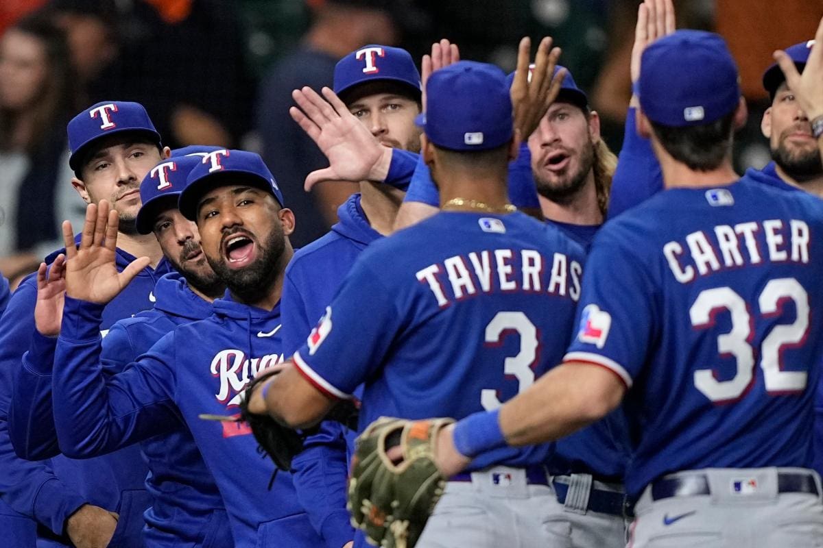 Los Rangers se roban dos victorias de Houston