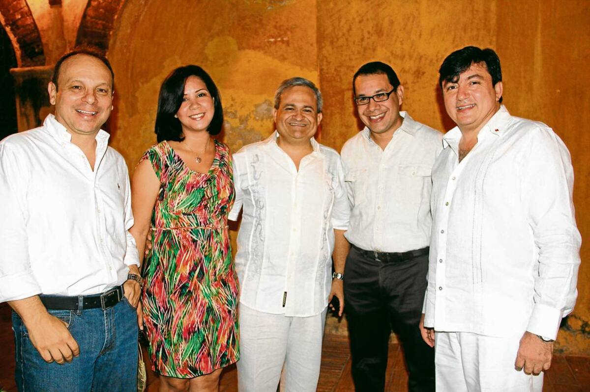 Manuel Cifuentes, Mirna Lora, Jorge Luis Fernández, Ro-drigo Arteaga y Flavio Romero.