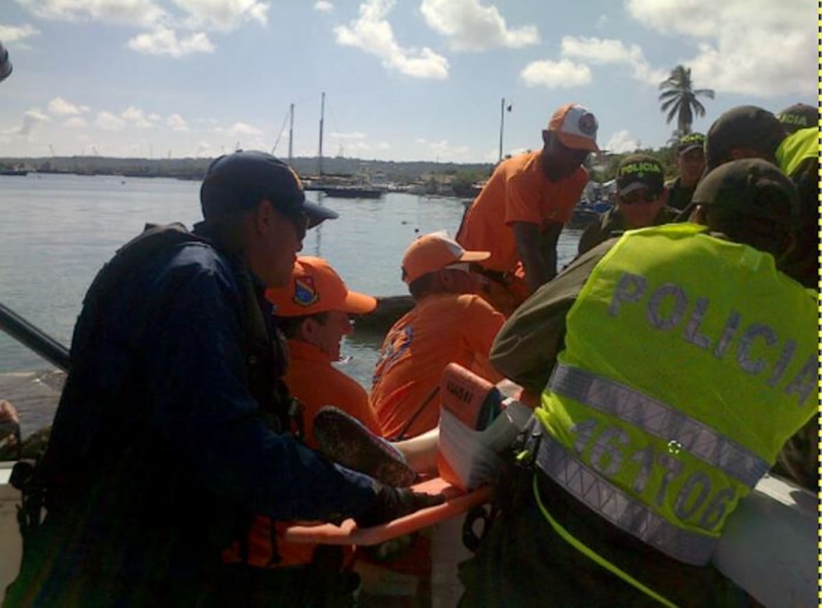 Armada socorre a turista que se accidento cerca de San Andrés. CORTESÍA