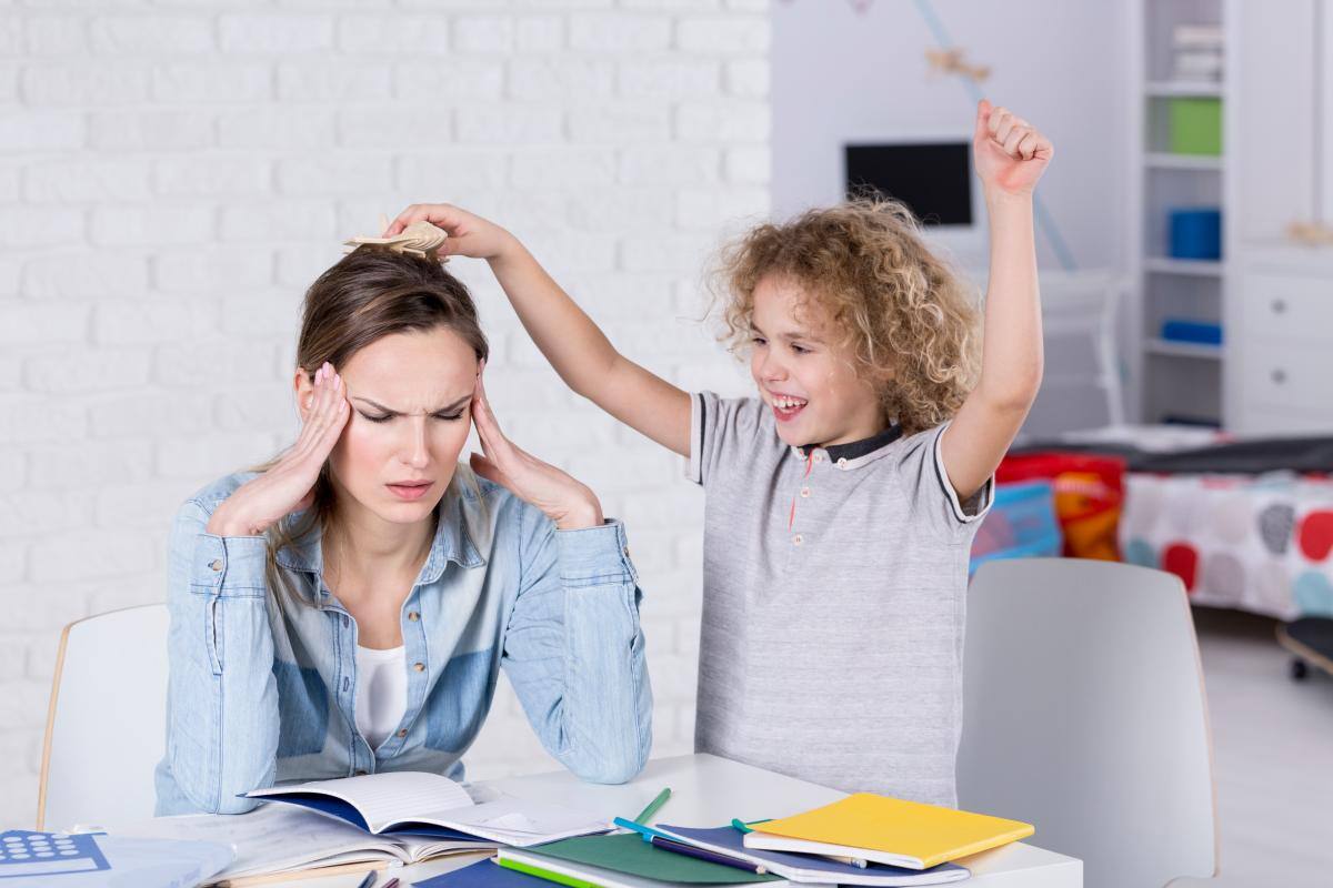 ¿Por qué la crianza es abrumadora para algunos padres?
