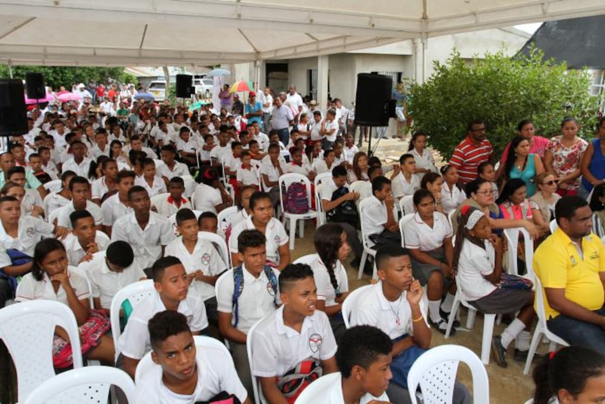 Los niños confían en que en noviembre ya podrán estar en la nueva sede. Cortesía