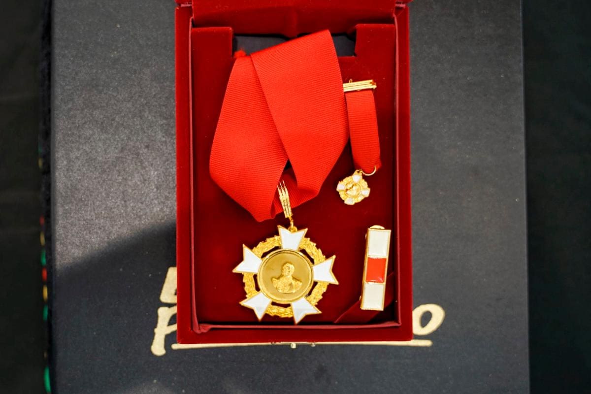 Esta es la medalla Simón Bolívar grado militar otorgada al comandante Eduardo Zapateiro. //Cortesía