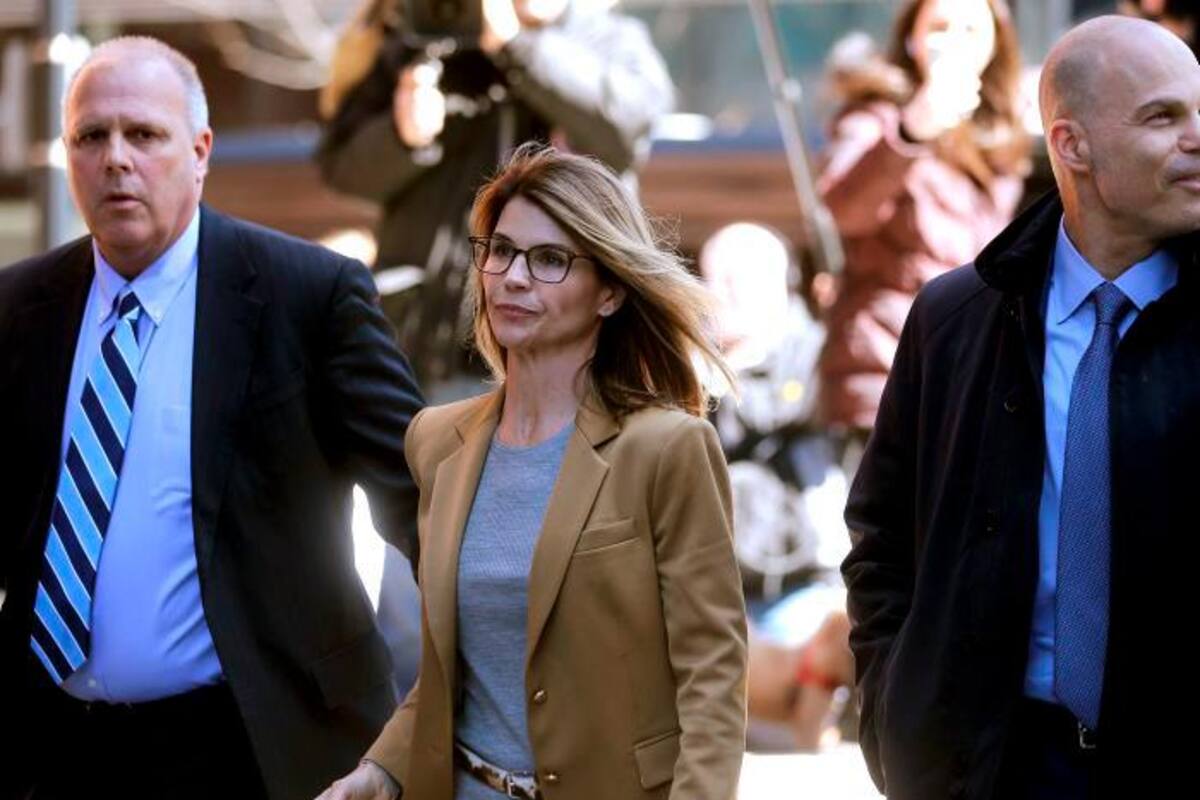 Loughlin y Huffman comparecen ante tribunal por fraude universitario