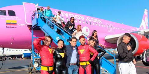 ‘Superturistas’ a bordo de vuelo hacia Cartagena