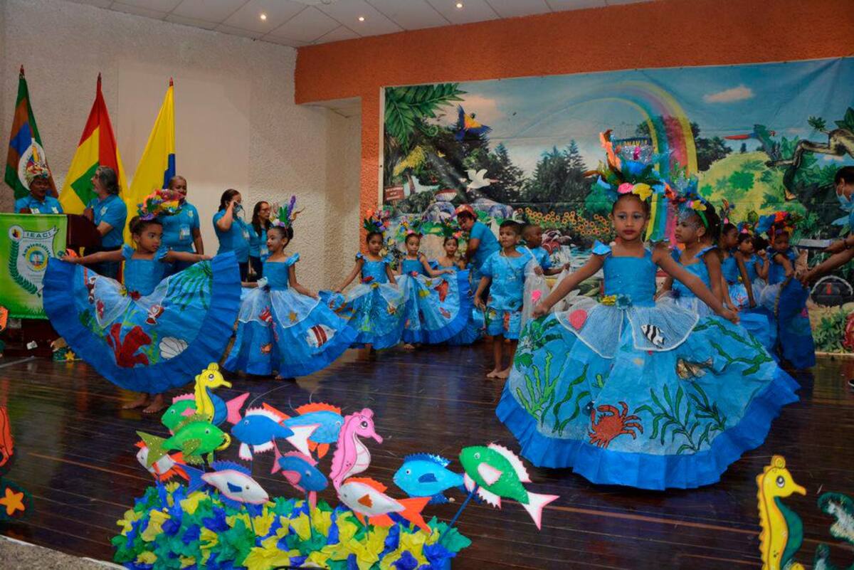Los niños de grado Preescolar de la Institución Educativa Ambientalista de Cartagena, en su presentación.