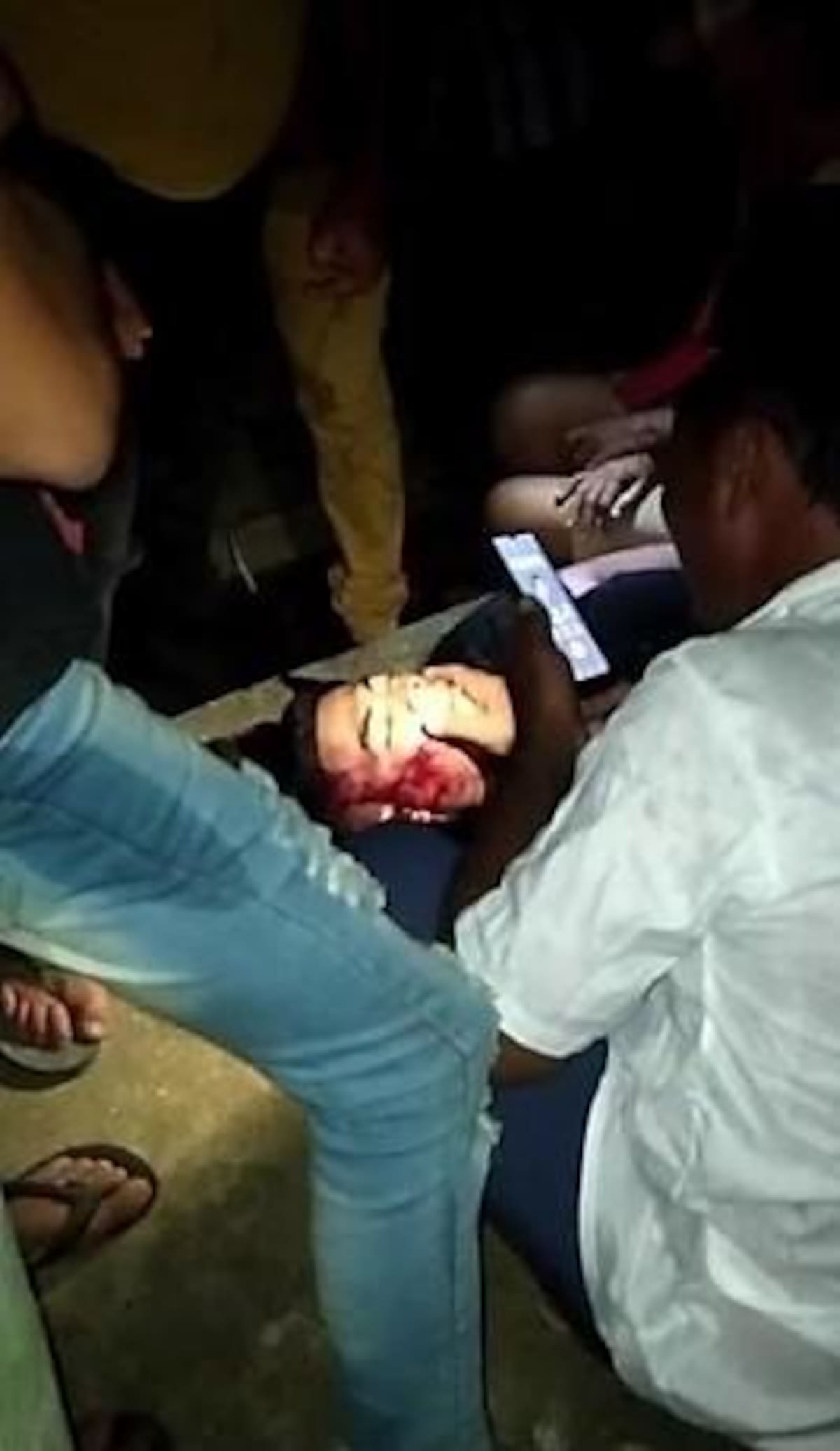 La víctima quedó tendida en el interior de su casa.