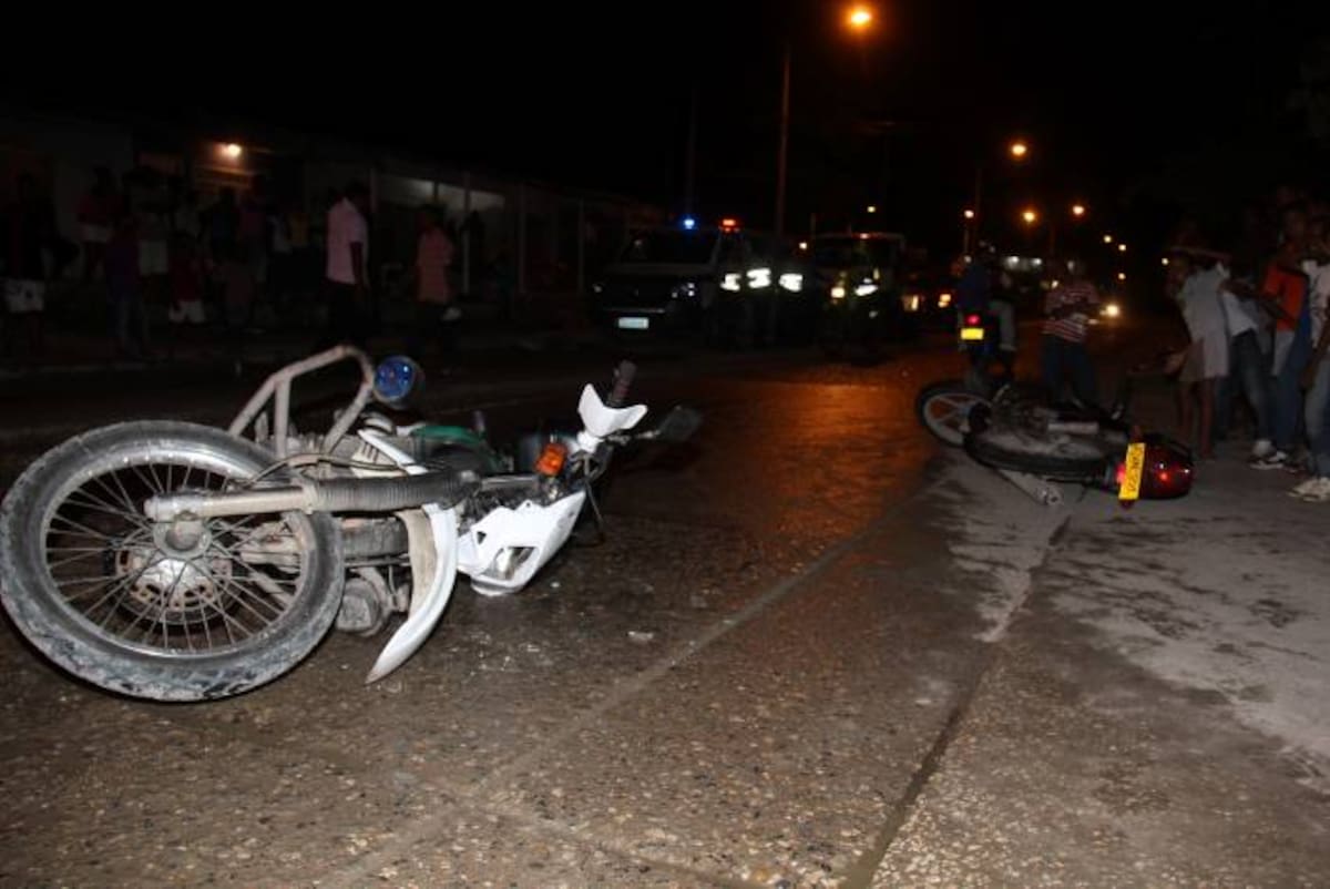 Un hombre herido en su pierna derecha fue el balance que dejó un accidente de transito en la carretera principal del barrio San Francisco, sector Paraíso II. Nayib Gaviria - El Universal