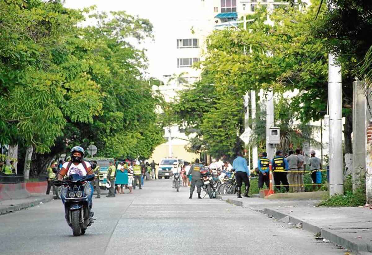 Durante al menos 30 minutos, el caos y el delito pasaron por la Avenida de la Asamblea y a lo largo de la Cuarta Avenida de Manga.