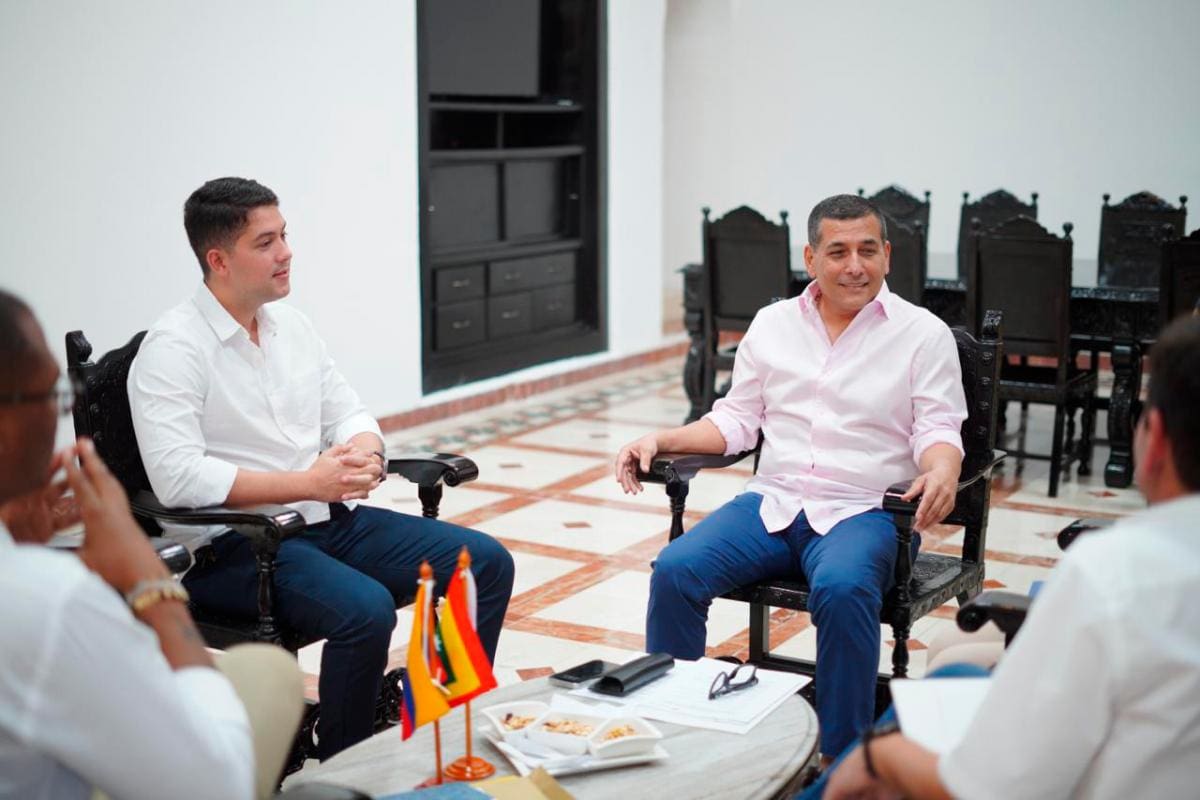 Ternas de alcaldes menores firman compromiso “para reinventar las alcaldías locales”