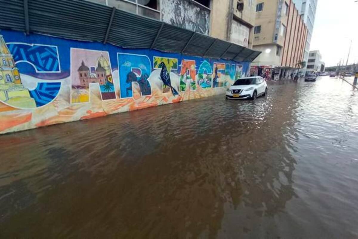 Las ‘postales’ que deja la fuerte lluvia de este jueves en Cartagena