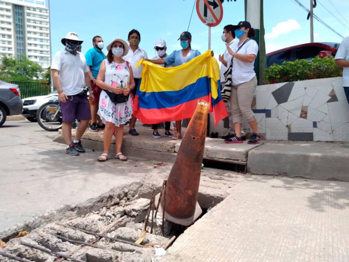 Este es uno de los huecos que la ciudadanía señalizó. // Julio Castaño
