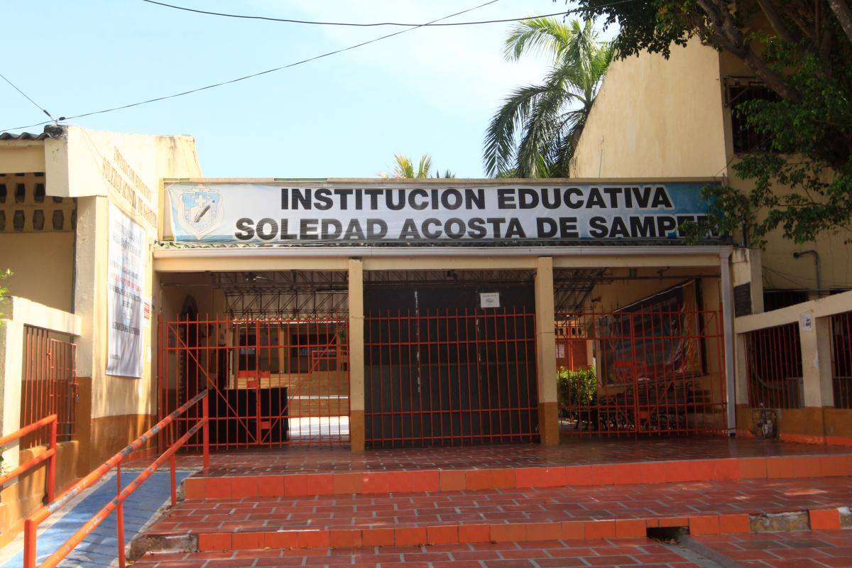 Sillas, docentes y baños, el llamado de prestigioso colegio de Cartagena