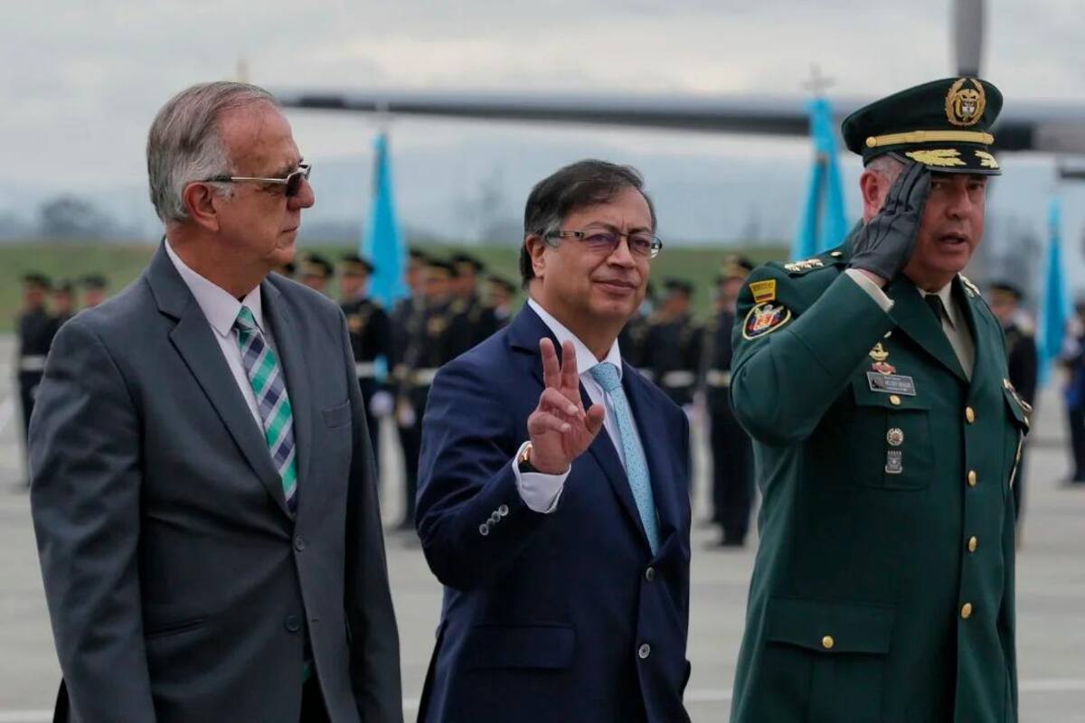 Gobierno Petro ordena cese al fuego contra disidencias de Iván Mordisco