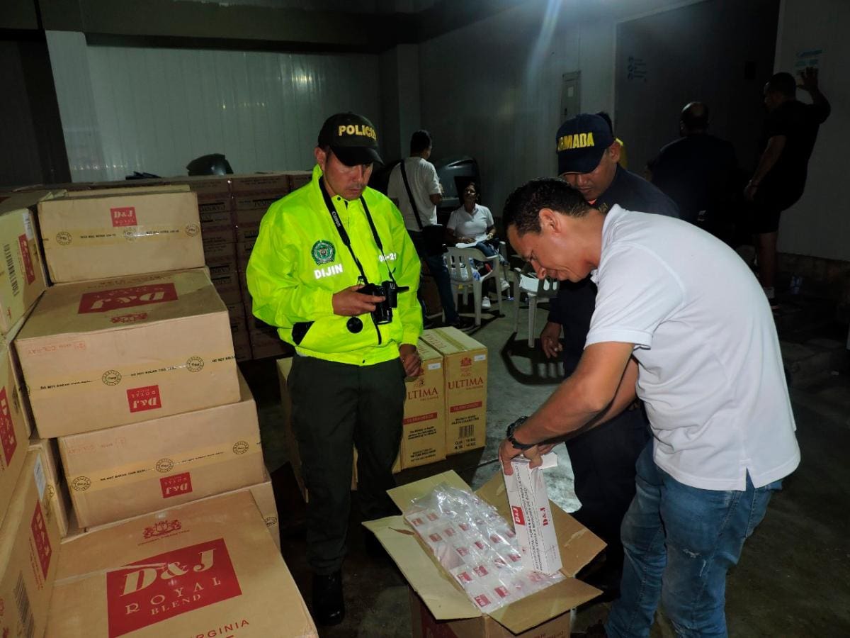 La mercancía de contrabando está avaluada en dos mil millones de pesos. // Cortesía