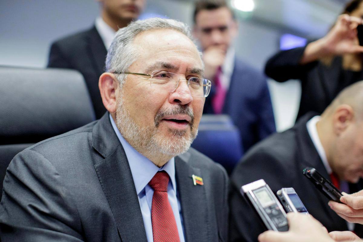 Exministro venezolano de petrolero muere en la cárcel