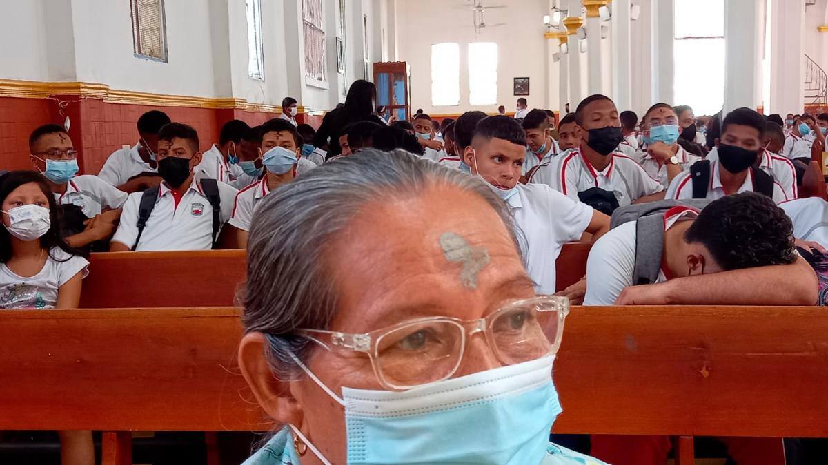 Imposición de cenizas en Iglesia de María Auxiliadora. // Julio Castaño, El Universal