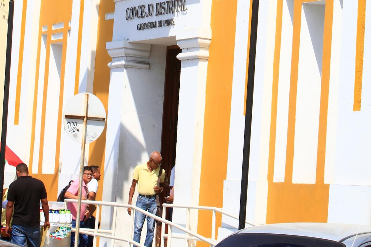 Se desata la tormenta entre el alcalde Dau y el Concejo
