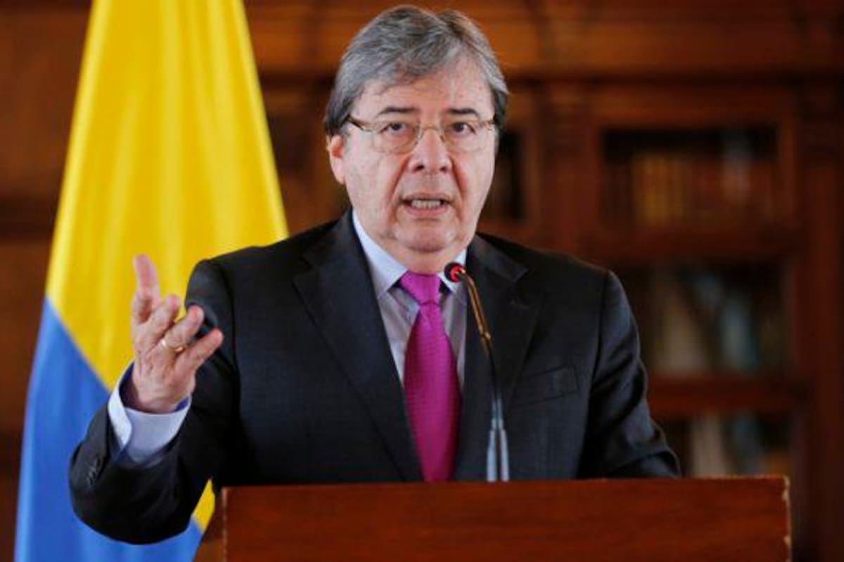 Ministro de Defensa respaldó al director de la Policía frente a denuncias