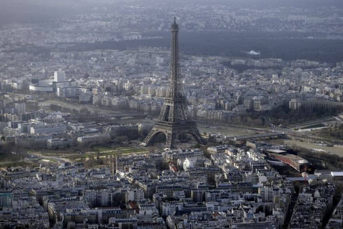 Las autoridades francesas señalaron que los drones no suponían una amenaza por el momento. AFP KENZO TRIBOUILLARD