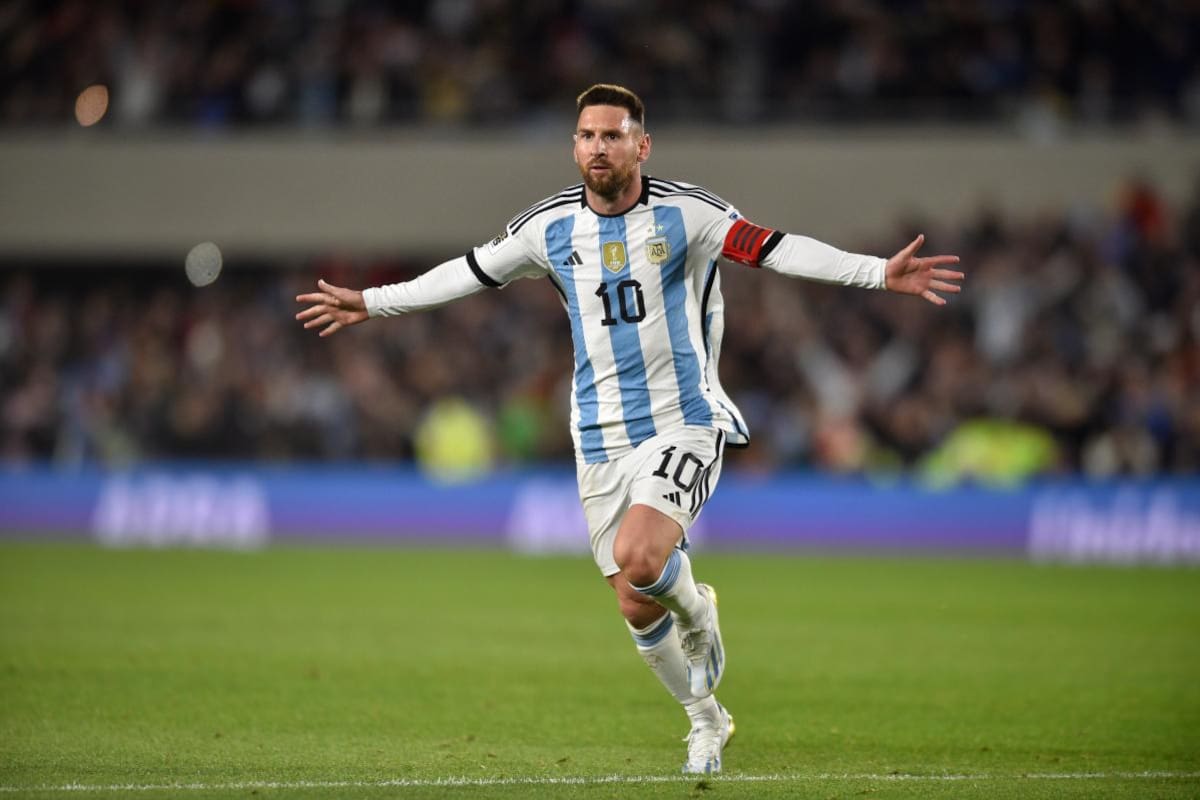 Una Argentina en su mejor momento enfrenta a un golpeado Perú; Messi sigue en duda