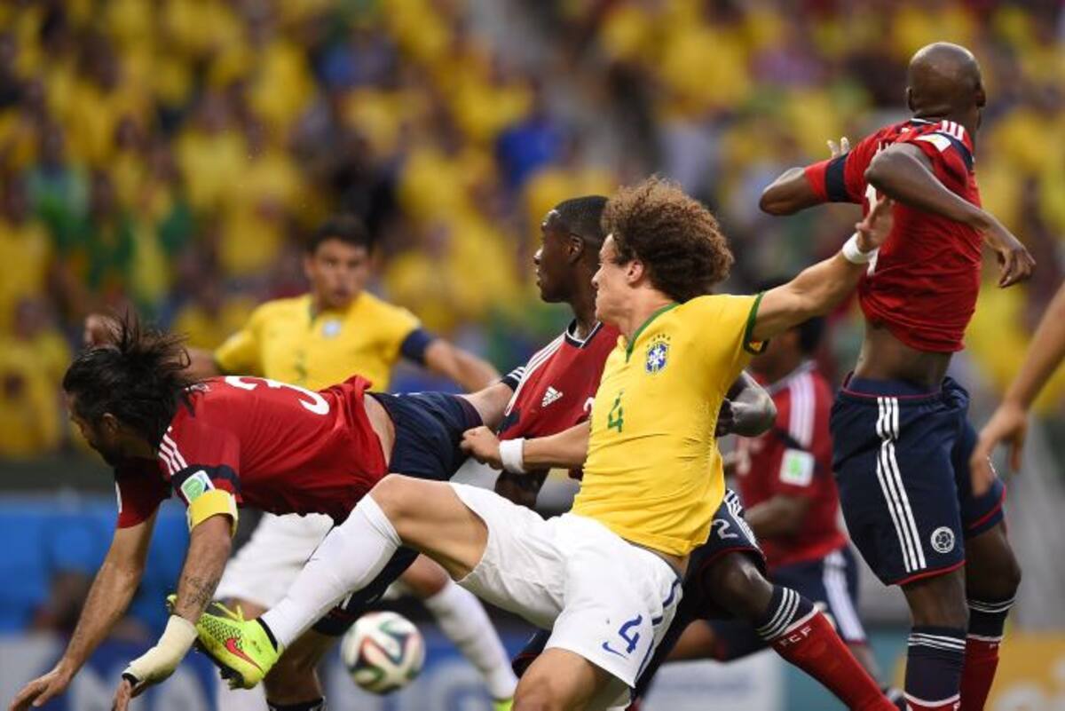 El famoso gol de Yepes que no fue pitado por el juez en el juego Colombia-Brasil fu muy polémico en el Mundial de Brasil. AP