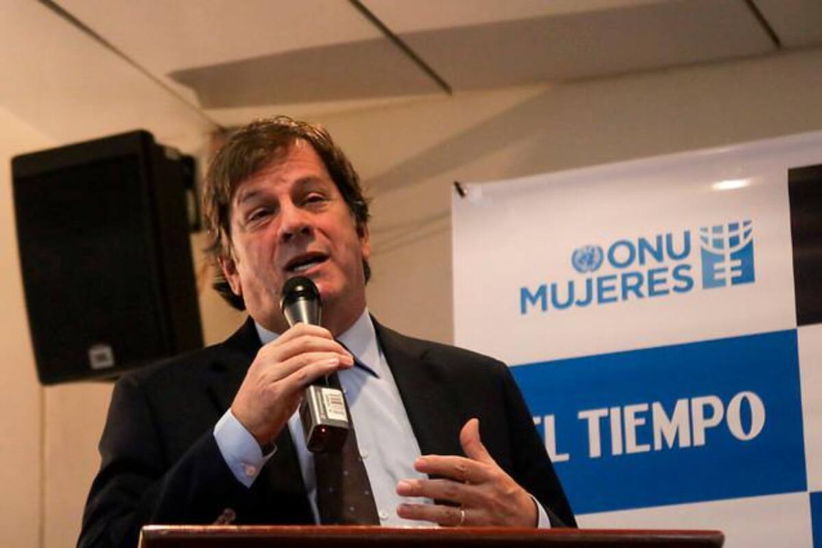 Roberto Pombo deja su cargo como director de El Tiempo