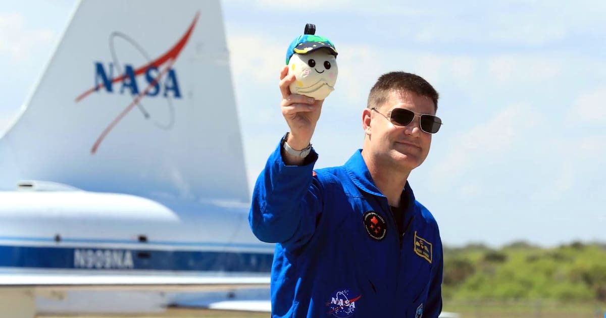 The curious toy that an 8-year-old boy managed to send into space on the Artemis II mission