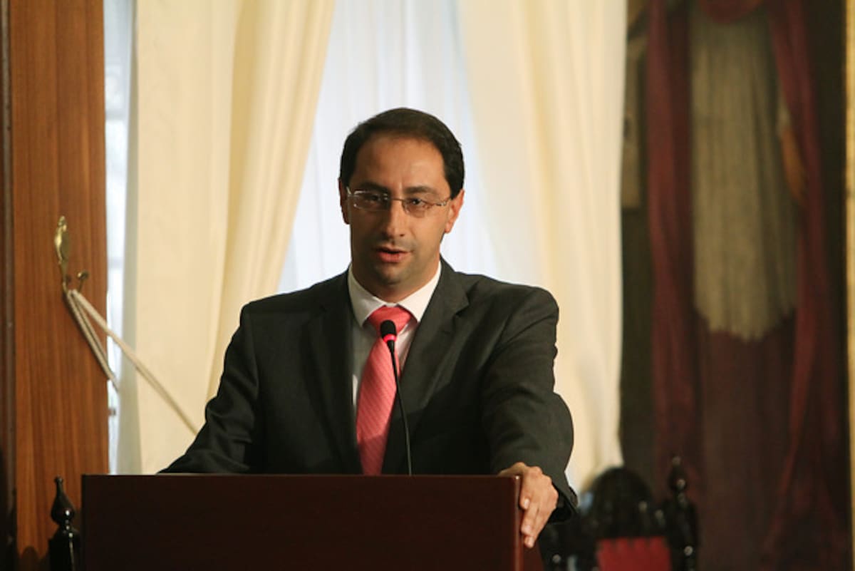 Con un total de 18 votos el director del Colegio de Estudios Superiores de Administración (Cesa) José Manuel Restrepo Abondano fue elegido como rector de la Universidad del Rosario, para el periodo 2014- 2018. Su procesión será el próximo 25 de octubre. Colprensa
