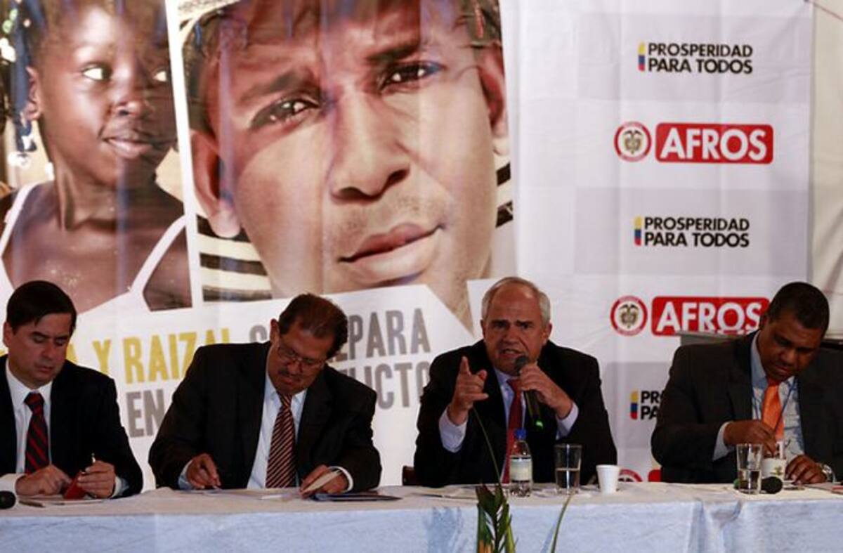 Este martes se conmemora en el país el Día Nacional de la Afrocolombianidad, con un foro celebrado en Bogotá, en el que participarán personalidades públicas, entre ellas el vicepresidente Angelino Garzón. En la foto de Izq A Der . Horacio Serpa, Oscar Gamboa Zúñiga, Ernesto Samper, Angelino Garzón, Juan Fernando Cristo, Antonio Navarro Wolf. COLPRENSA