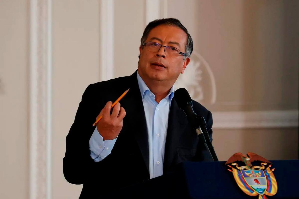 Petro felicita a Bernardo Arévalo por su elección como presidente de Guatemala