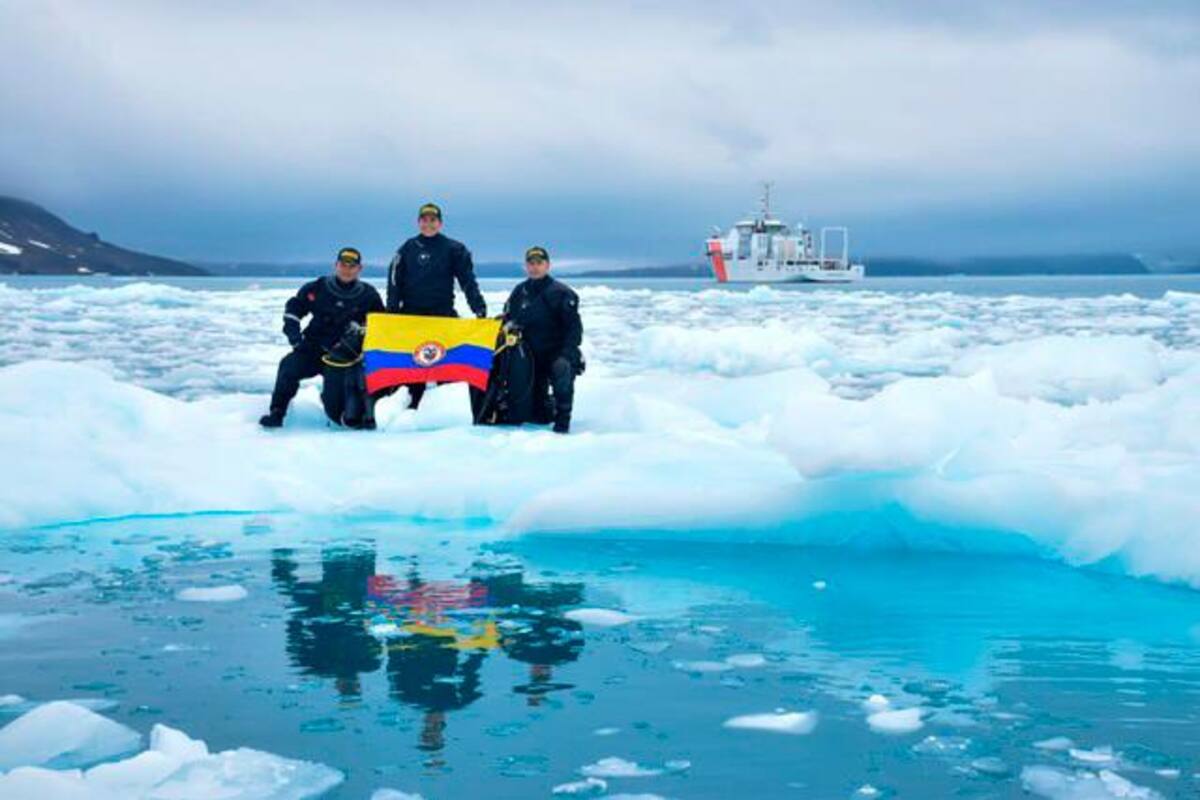 Armada colombiana completó su décima expedición a la Antártica
