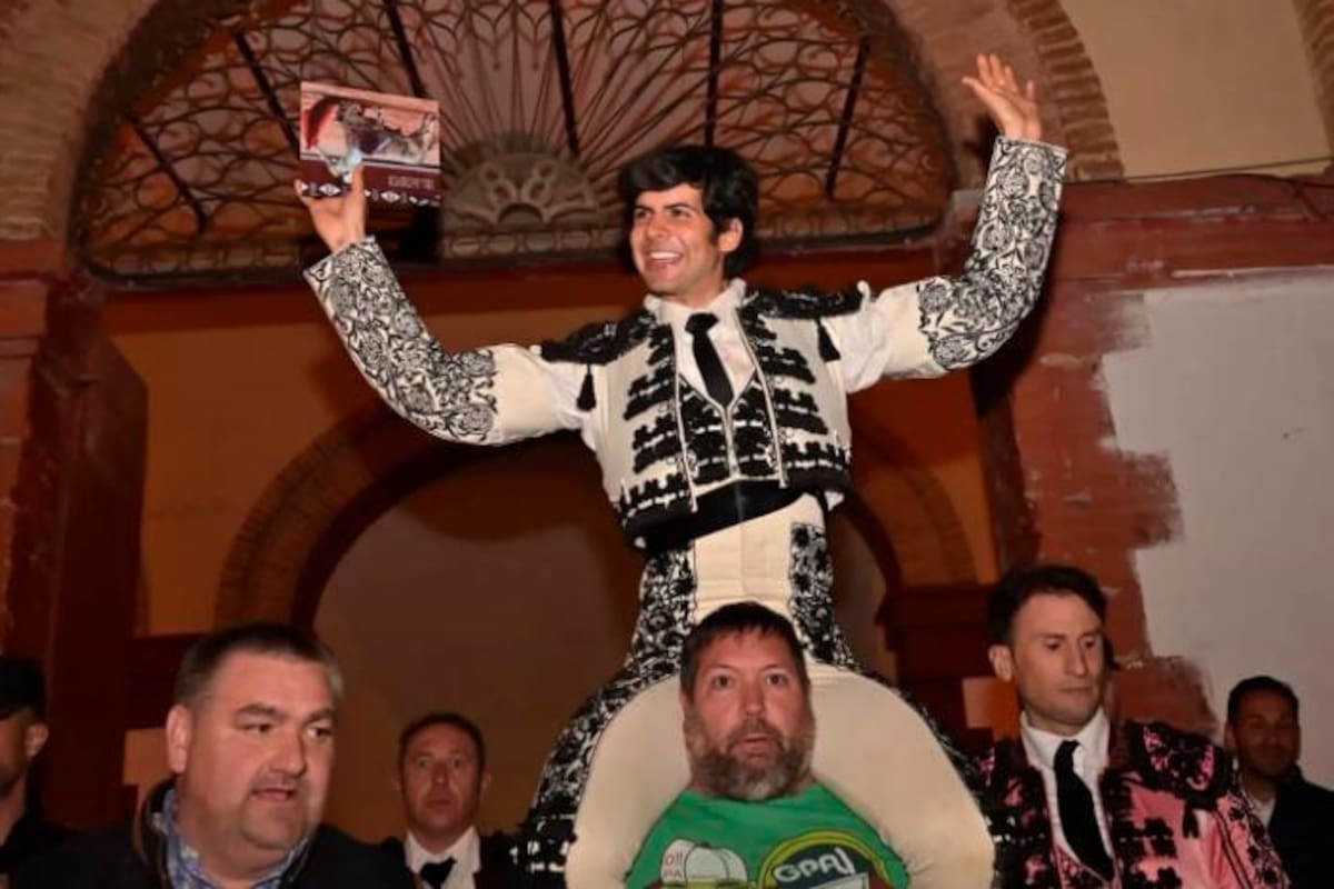 Novillero Arturo Cartagena triunfa en Castellón de La Plana, España