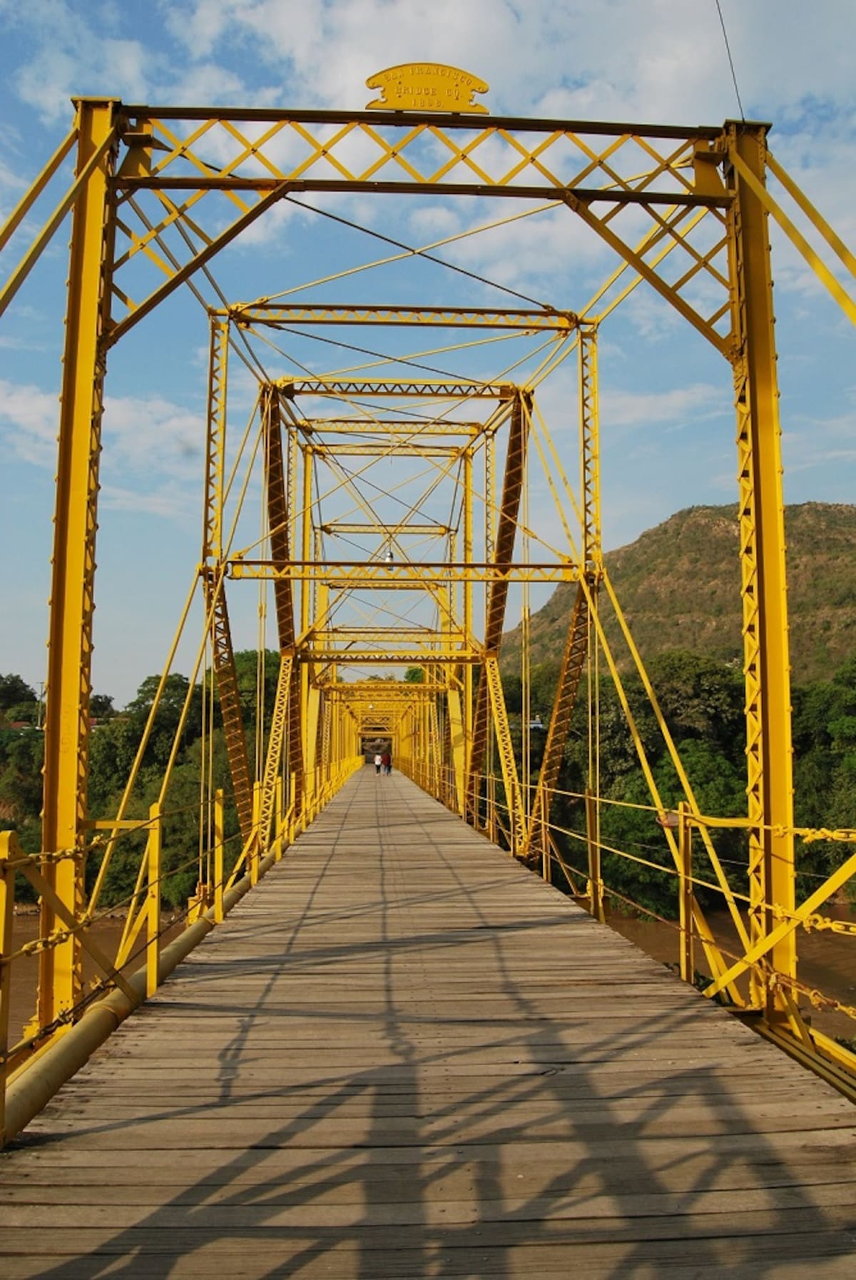 Puente Andrade, primer puente metálico de Sudamérica. El Universal