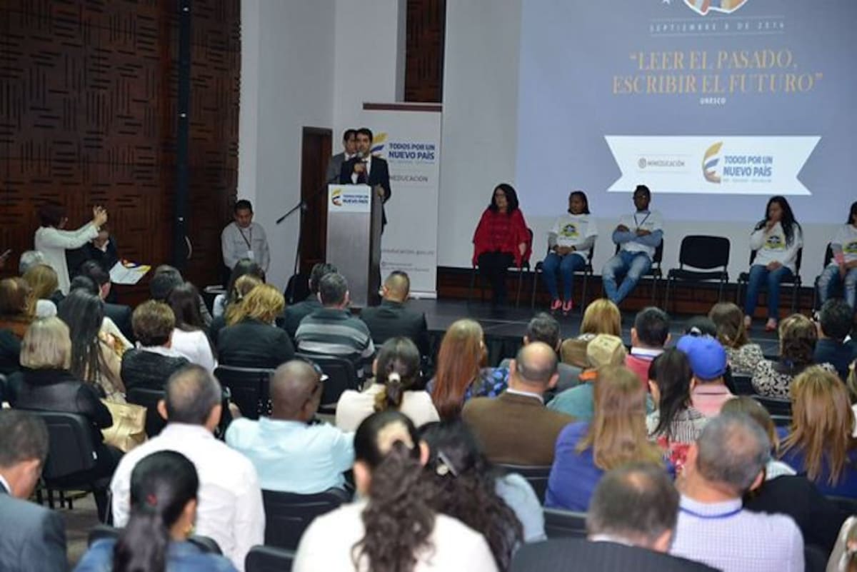 El acuerdo se firmó con cinco entidades. //Colprensa.