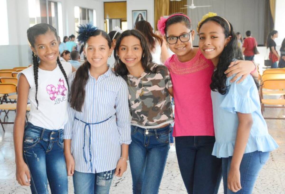 Nicolle Navia, Salomé Moreno, Valeria Corrales, Valentina Martínez y Allis García. CORTESÍA