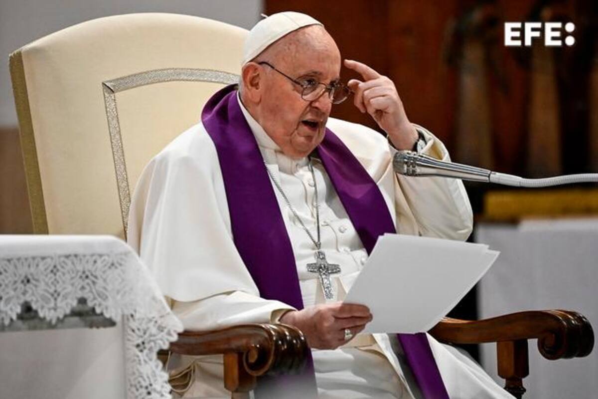 El papa Francisco pide la paz en territorios golpeados por la guerra