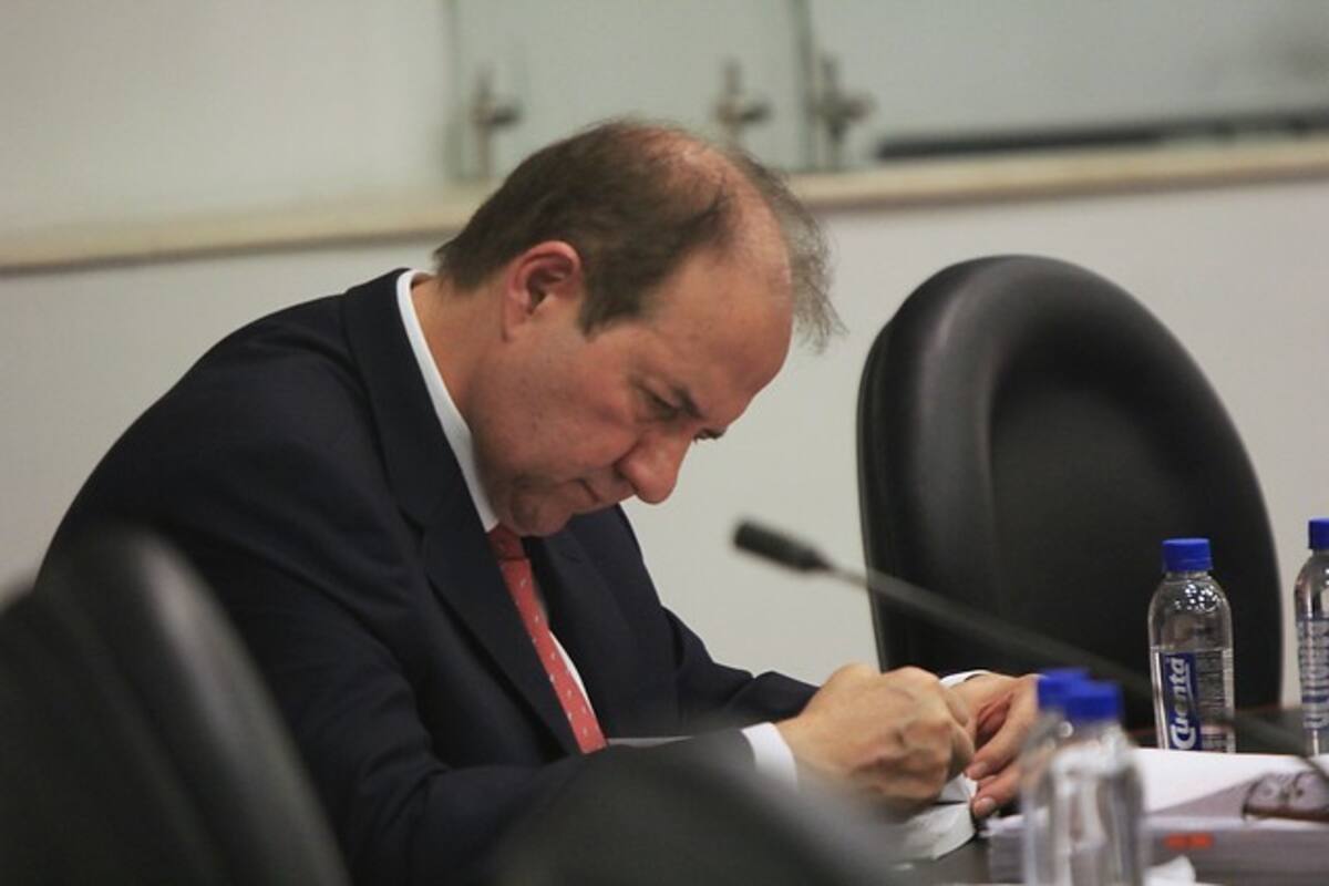 Exmagistrado Leonidas Bustos no tiene ninguna restricción de movilidad: Abogado