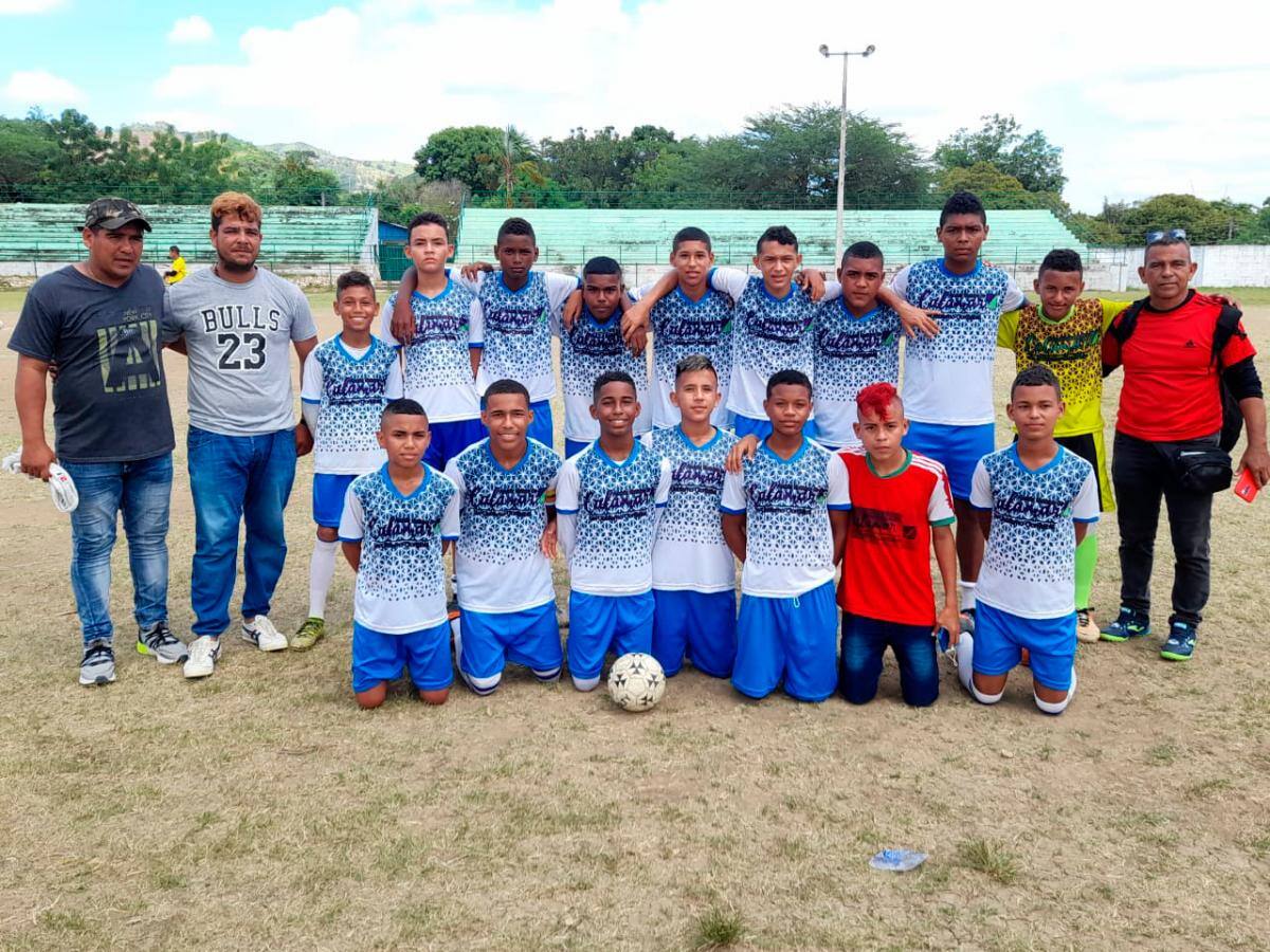 Institución Educativa Técnica Agroindustrial de Calamar, campeón del fútbol juvenil masculino.