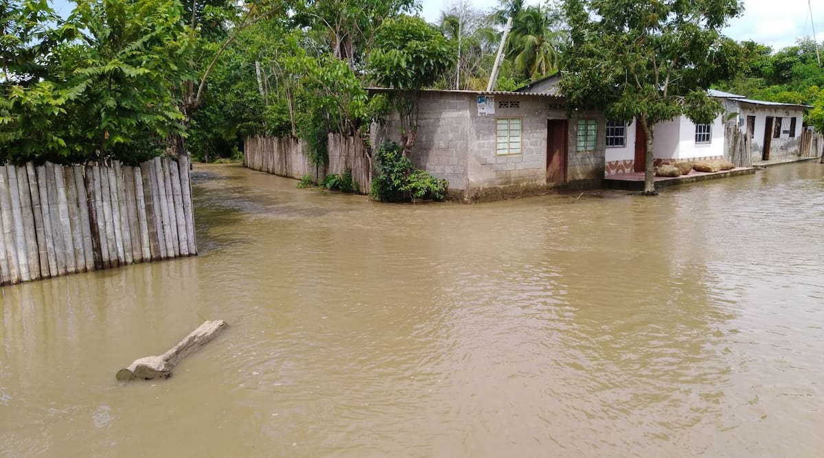 Las inundaciones en Tres Cruces, Achí, llevan cinco días y fueron causadas por las lluvias de esta temporada. Cortesía
