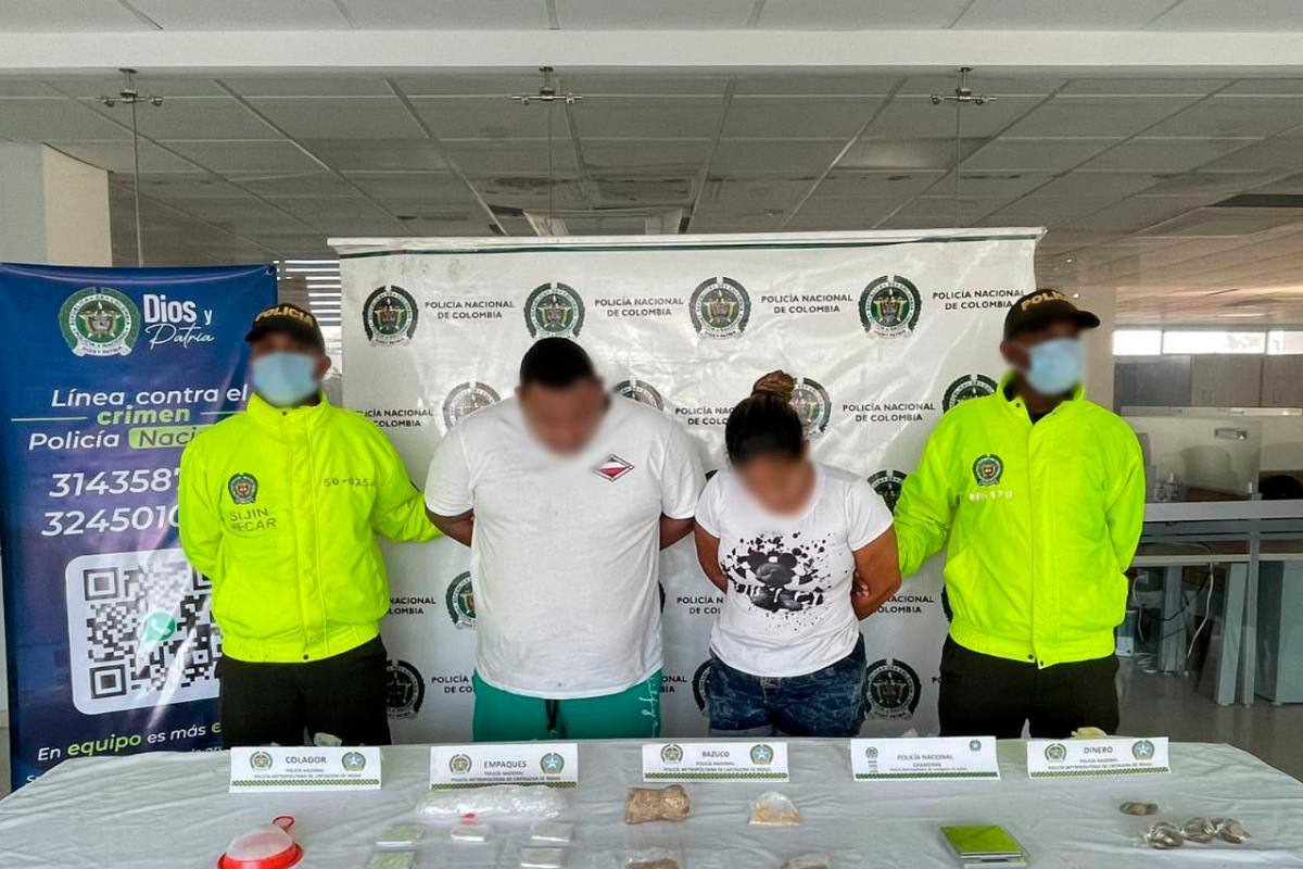 Capturan a pareja que vendía 23 millones de pesos en droga al mes