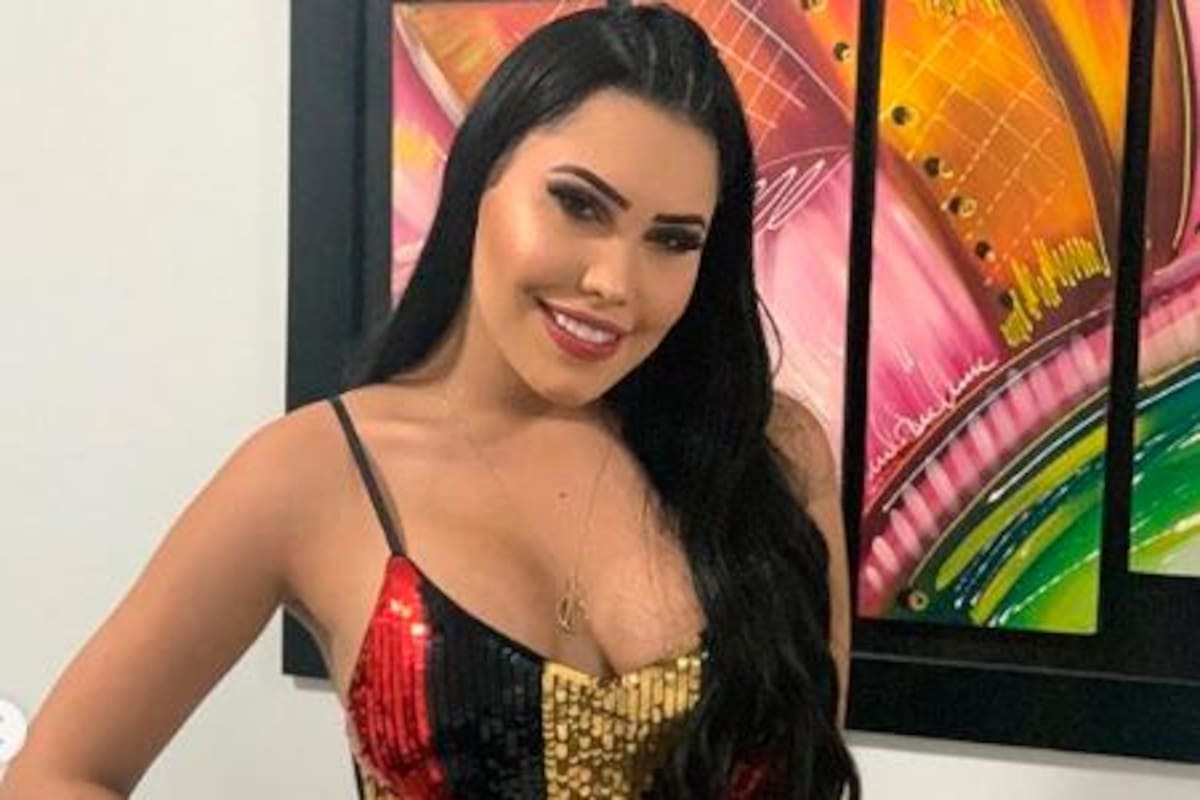 ¡Ana del Castillo salió de cuidados intensivos!
