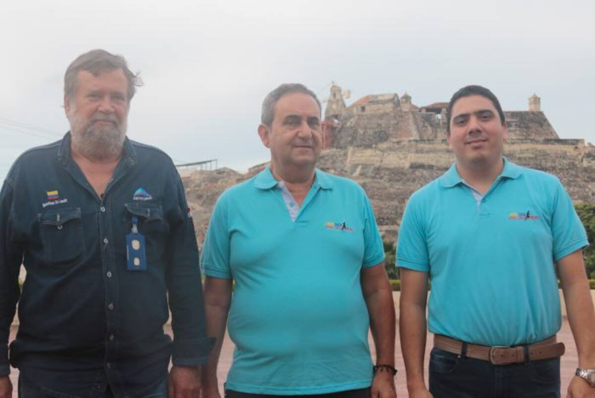 Marcelino de la Valle, tesorero; Luis Alfredo Romano, presidente; y Daniel Pérez, vocal, de la Asociación Colombiana de Voluntarios Deportivos. Gabriel Garcia