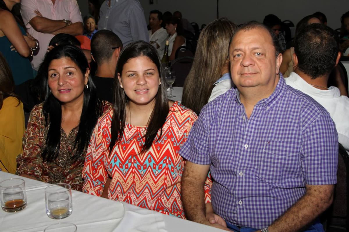 Martha Arismendi, María Camila Herazo y Raymundo Herazo Beltrán.