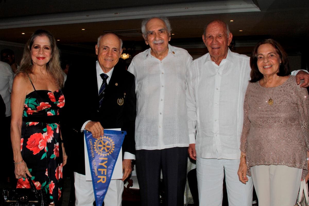 Martha Vélez de Tono, Rafael Tono, Jaime Barrios, Hermann Schwyn y Mabel de Schwyn.