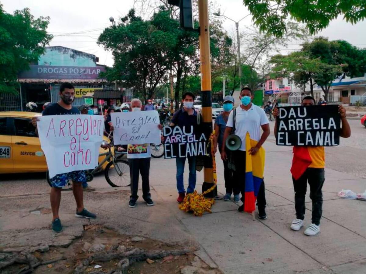 Los vecinos esperan que la Alcaldía diga cuándo van a empezar las obras en el canal.