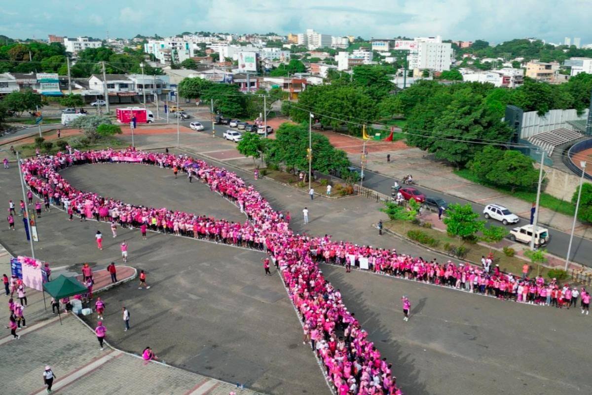 ¡Solidaridad! Cartagena unida en un gran ‘lazo rosa’