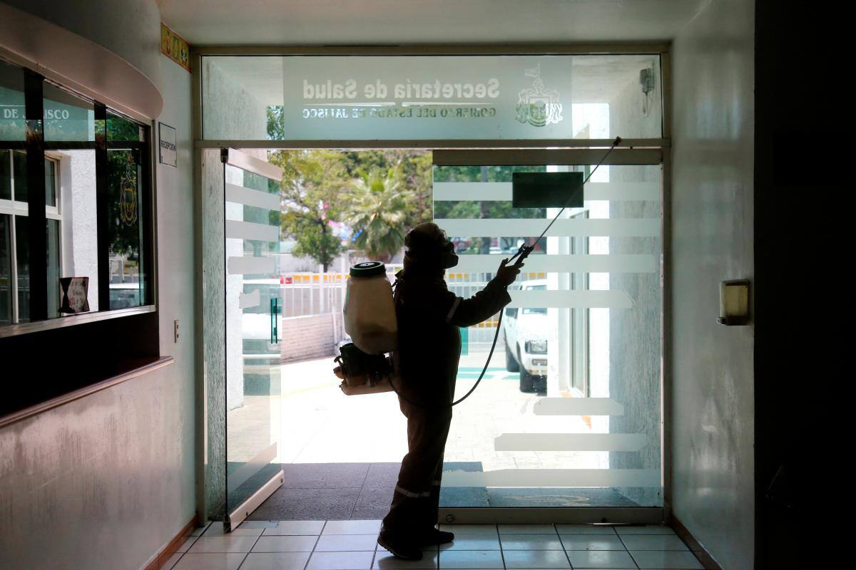 94 % de mexicanos muertos por covid eran obreros, amas de casa y retirados